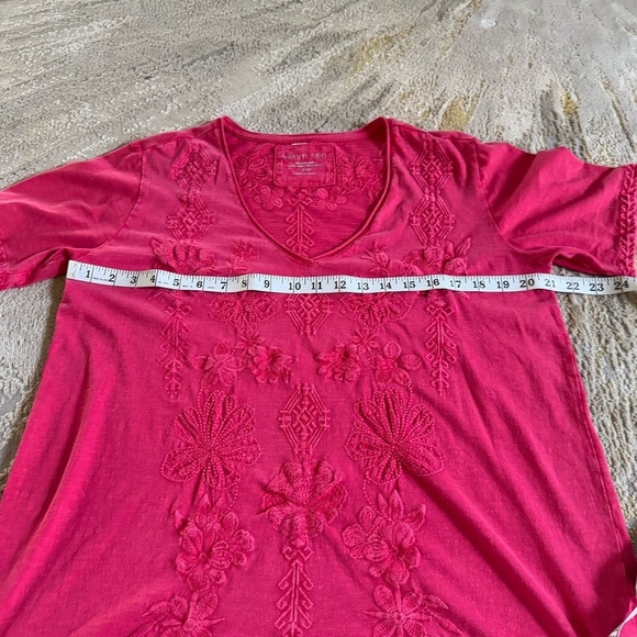 Karyn Seo Marya Geometric Floral Embroidered V-Neck Short Sleeve Top large - Picture 4 of 8